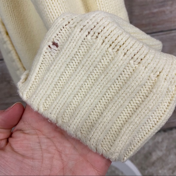 Vintage 80’s Cream Collared Split-Neck Sweater w/ Pockets - Picture 5 of 8